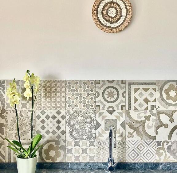 تختخواب و صبحانه The Globetrotter's Inn