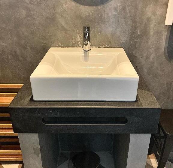 تختخواب و صبحانه The Globetrotter's Inn