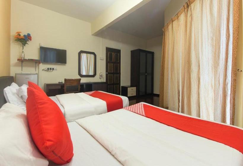 בית מלון כפרי Oyo 993 88 Mario S