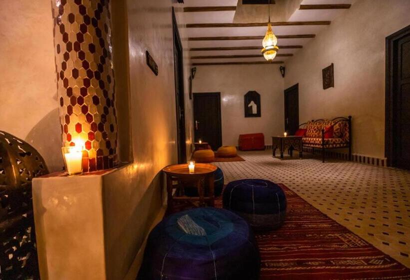 펜션 Riad Les Jardins De Merzouga