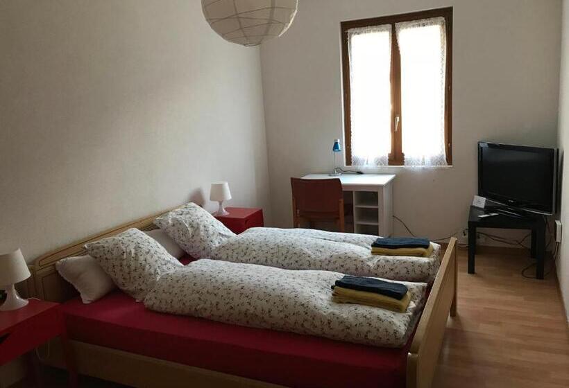 Общежитие Grotto Zendralli