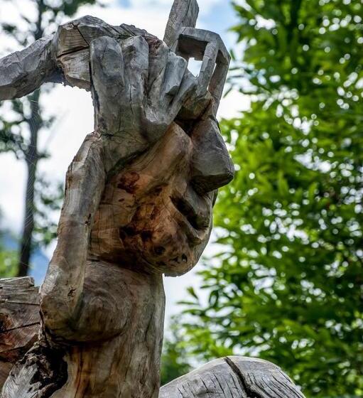 Общежитие Grotto Zendralli