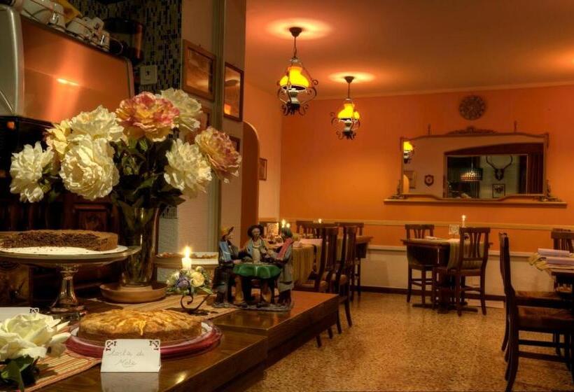 Общежитие Grotto Zendralli