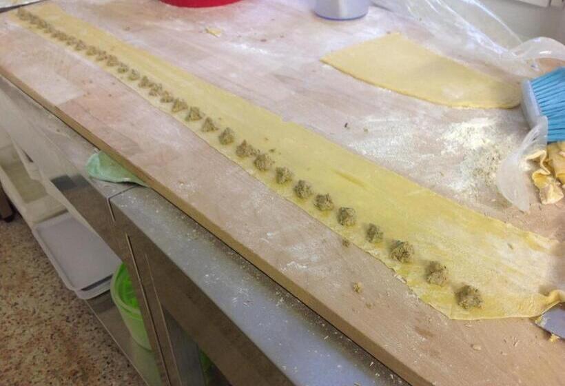 Общежитие Grotto Zendralli