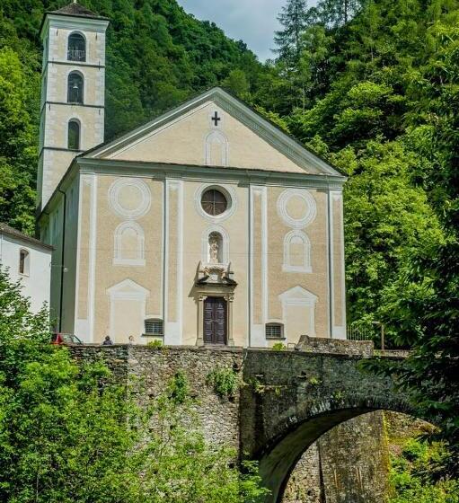 Общежитие Grotto Zendralli