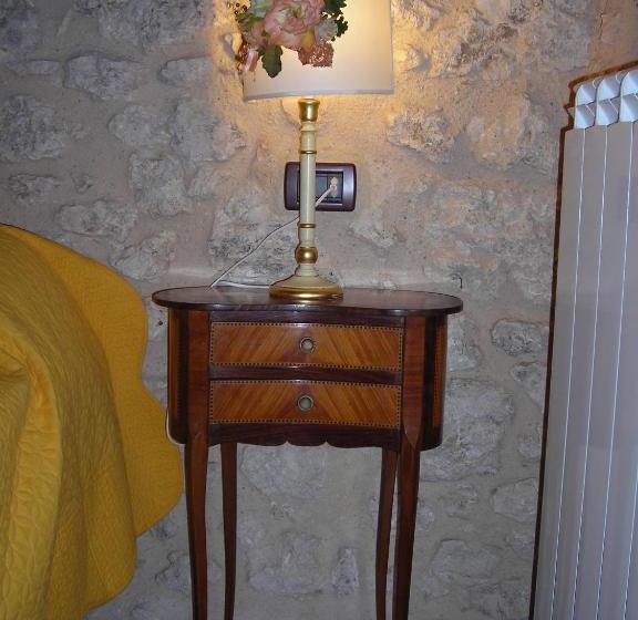 فندق صغير La Locanda Delle Streghe   Relais Ristorante