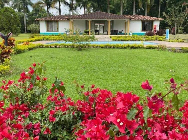 Отель Campestre Pueblo Bello