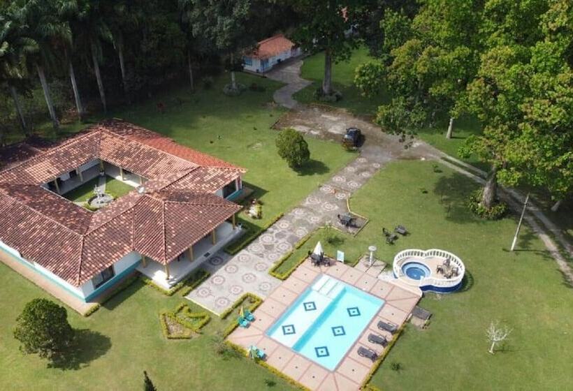 Отель Campestre Pueblo Bello