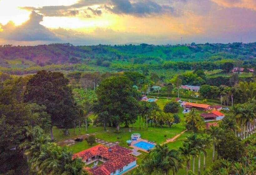 Отель Campestre Pueblo Bello