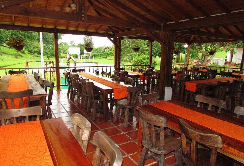 Отель Campestre Pueblo Bello