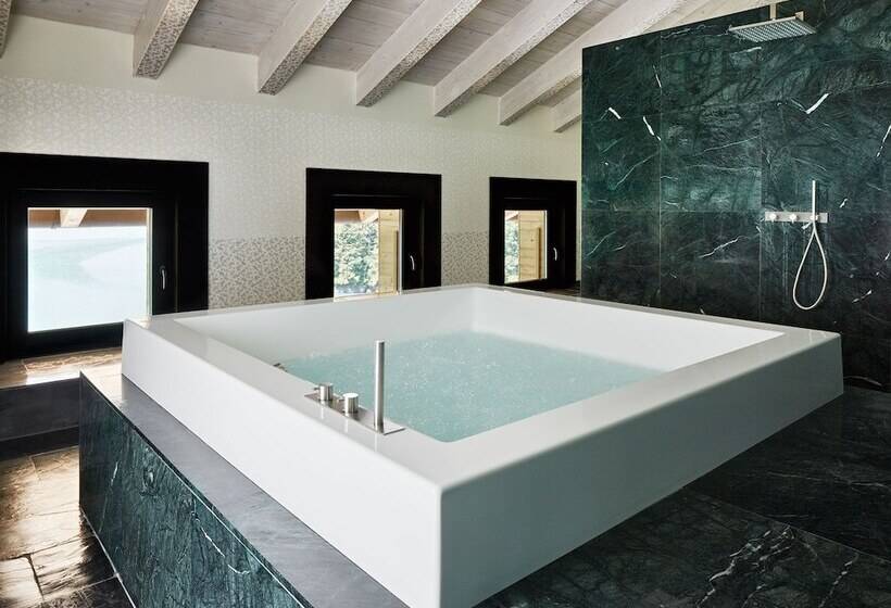 Maanja Lake Front Suite