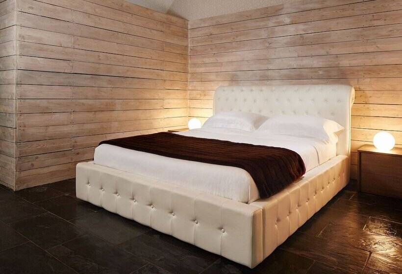 Maanja Lake Front Suite