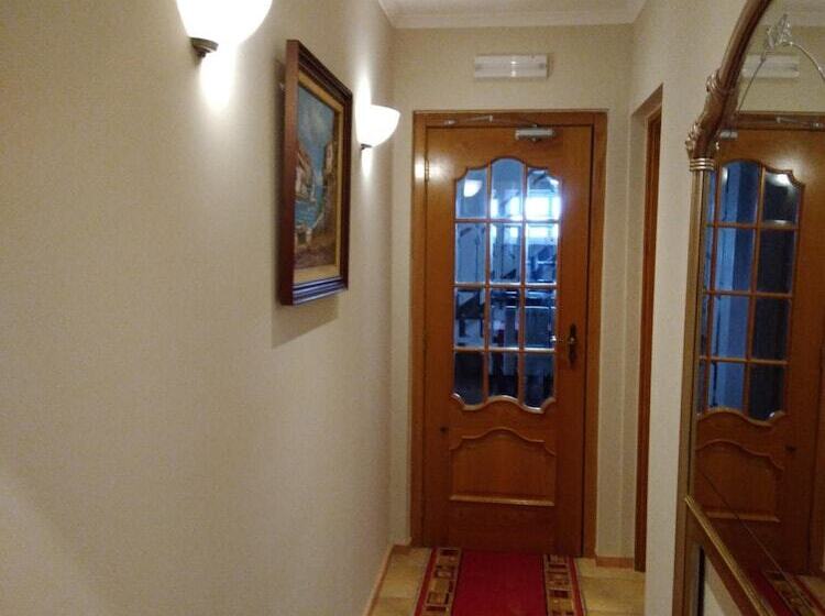 펜션 Elodie S Country House