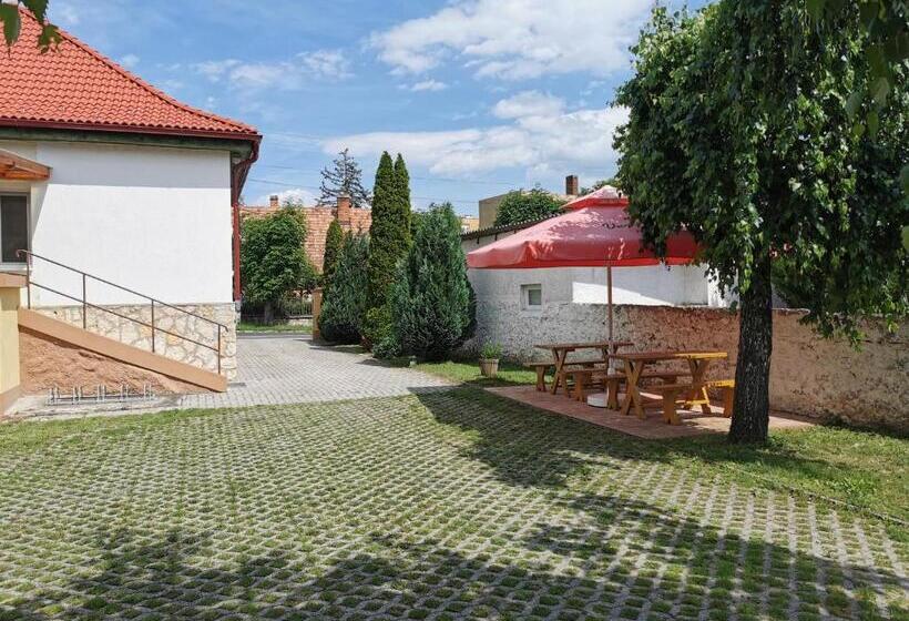 פנסיון Glázer Szállás