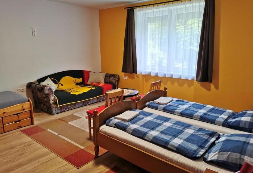 פנסיון Glázer Szállás