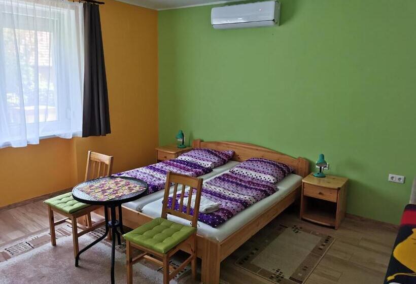 פנסיון Glázer Szállás