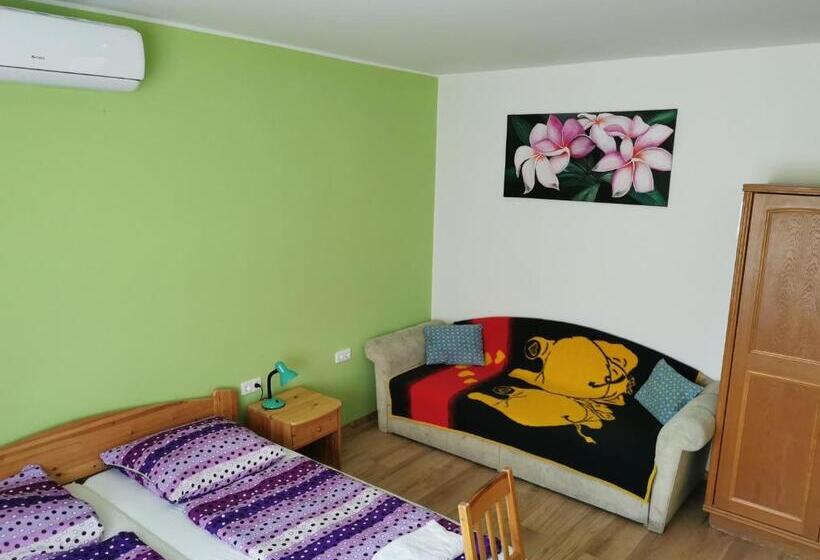 פנסיון Glázer Szállás