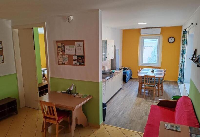 פנסיון Glázer Szállás