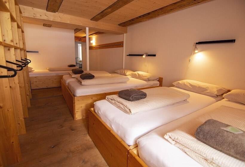 بنسيون Sust Lodge Am Gotthard