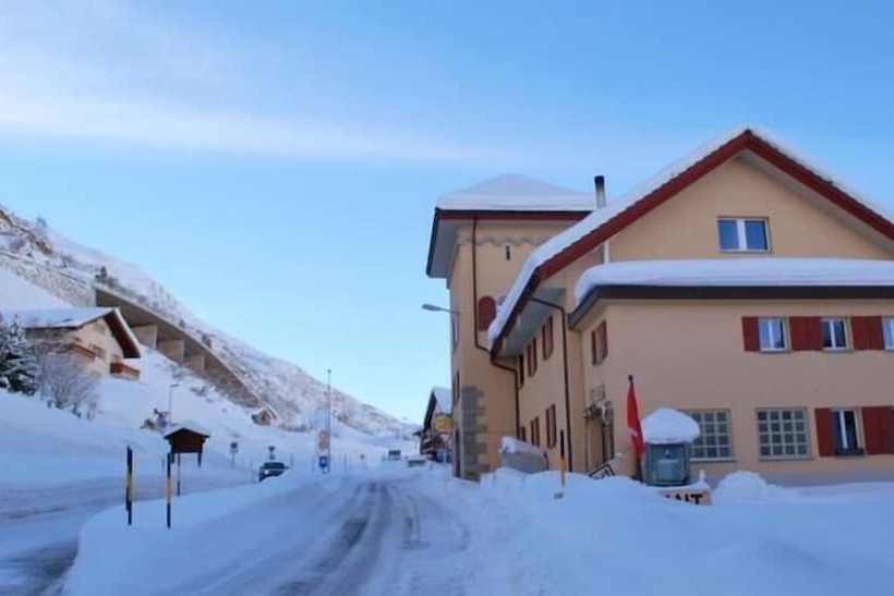 بنسيون Sust Lodge Am Gotthard