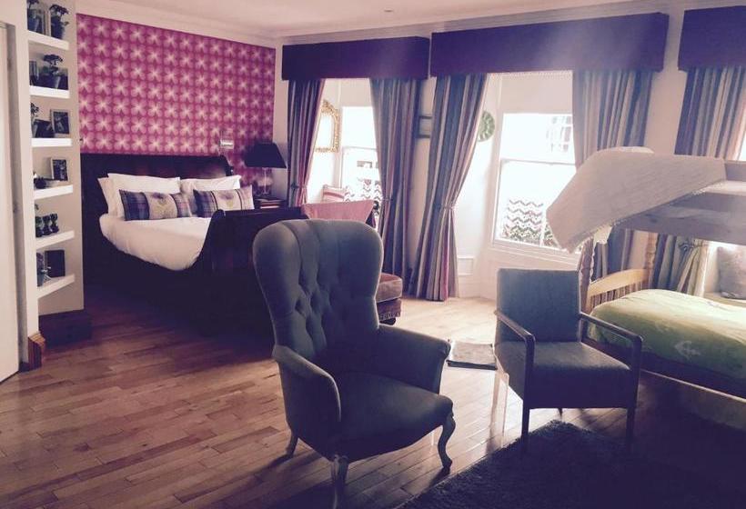 بنسيون The Captains Quarters