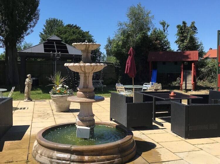 旅馆 Black Bull Inn