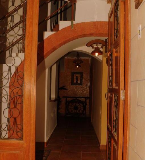 هاستل La Escondida Hostal