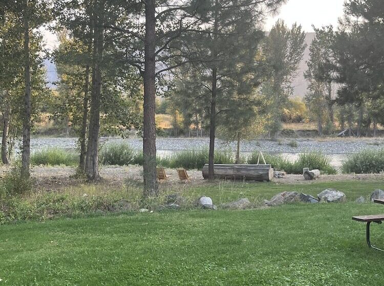 فندق صغير River Run Inn