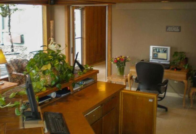 Общежитие The La Grande Inn