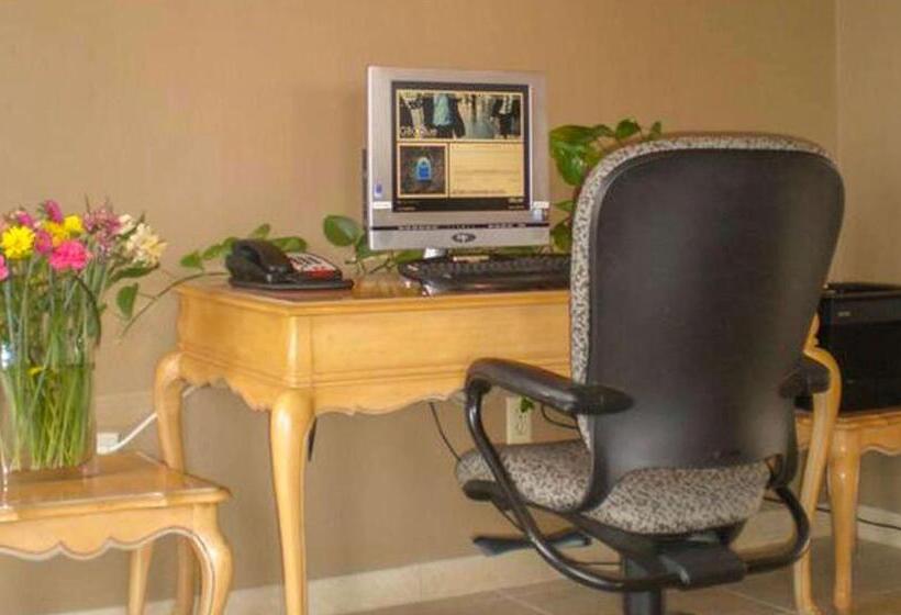 Общежитие The La Grande Inn