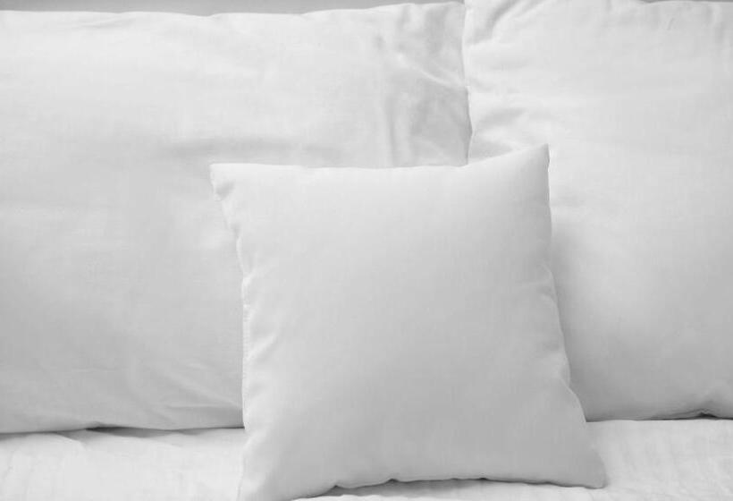 Общежитие The La Grande Inn