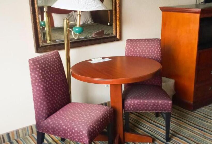 Общежитие The La Grande Inn