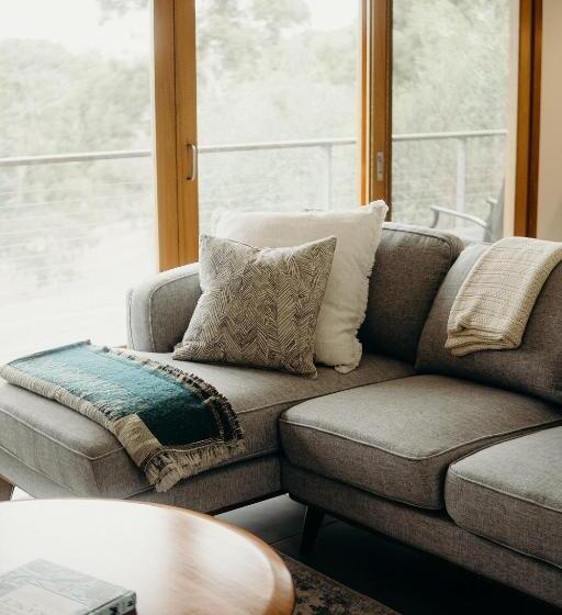 تختخواب و صبحانه Seascape Retreat