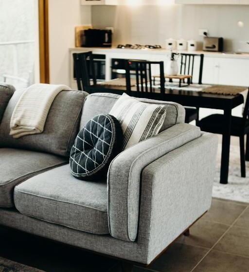 تختخواب و صبحانه Seascape Retreat