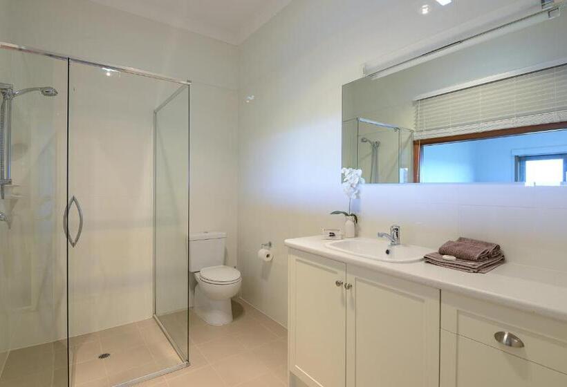 تختخواب و صبحانه Seascape Retreat