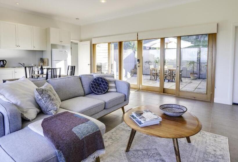 تختخواب و صبحانه Seascape Retreat