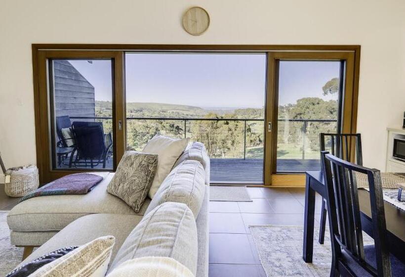 تختخواب و صبحانه Seascape Retreat