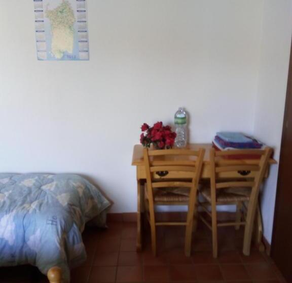 فندق Agriturismo Costiolu