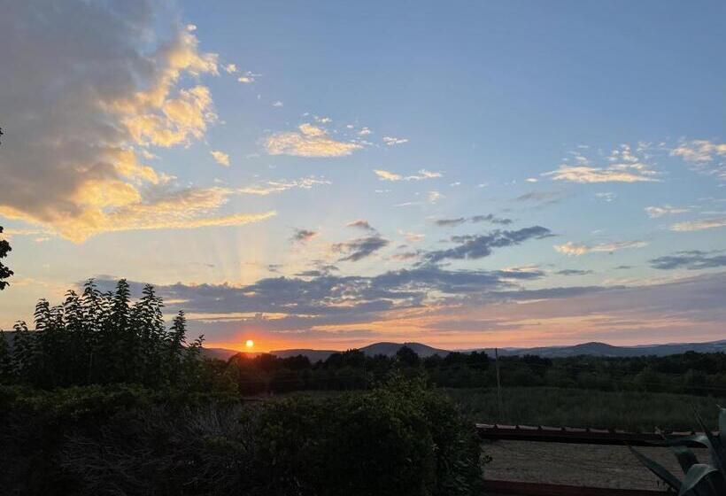 هتل Agriturismo Pietramora