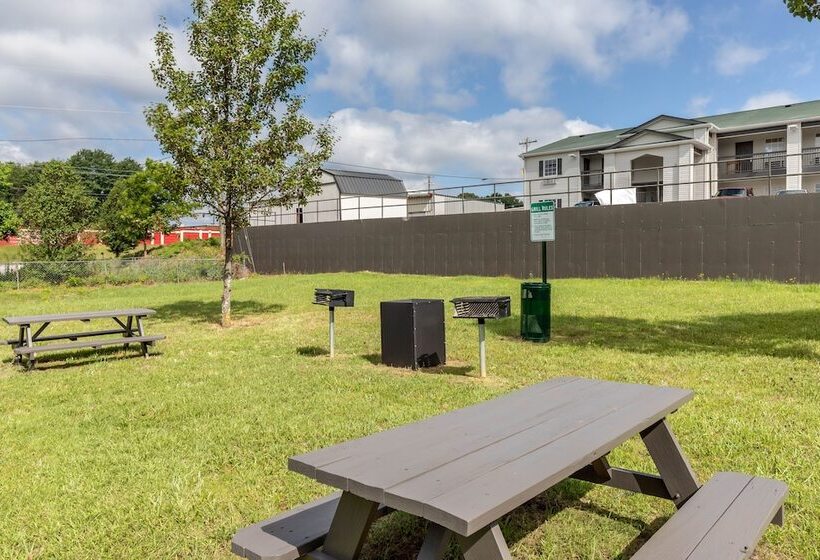 فندق Suburban Studios Spartanburg   I 26