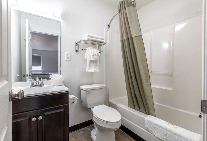 فندق Suburban Studios Spartanburg   I 26