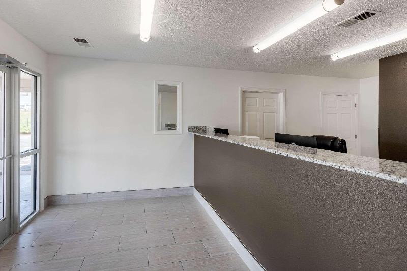 فندق Suburban Studios Spartanburg   I 26