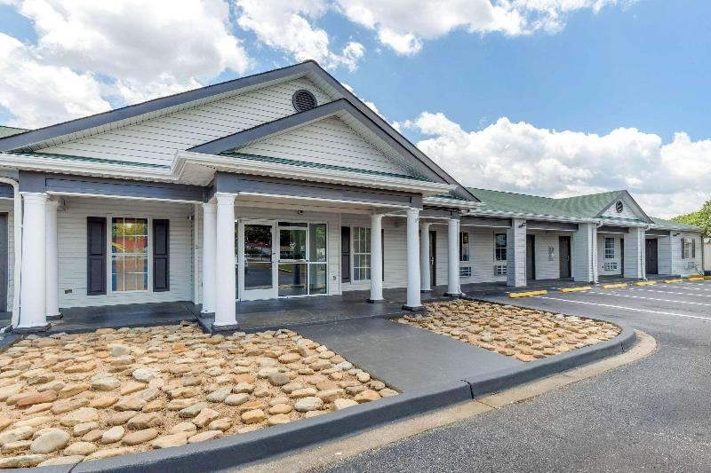 فندق Suburban Studios Spartanburg   I 26