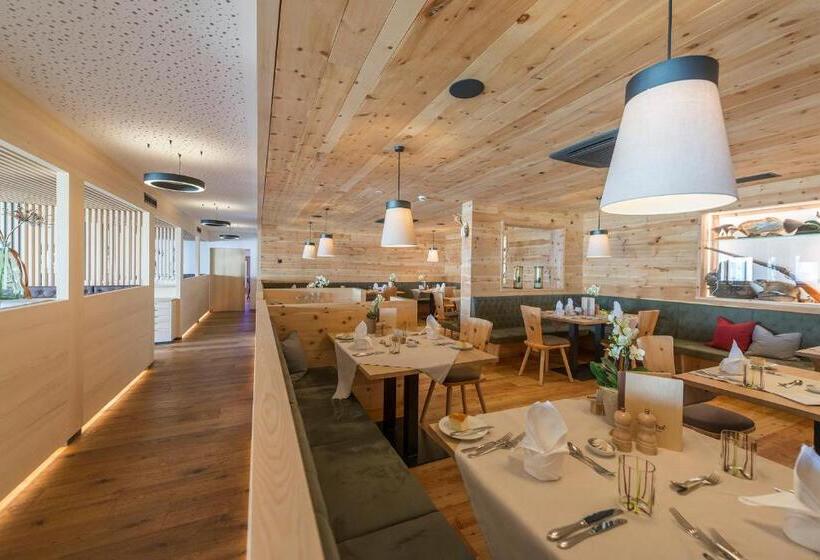 בית מלון כפרי Tratterhof Mountain Sky