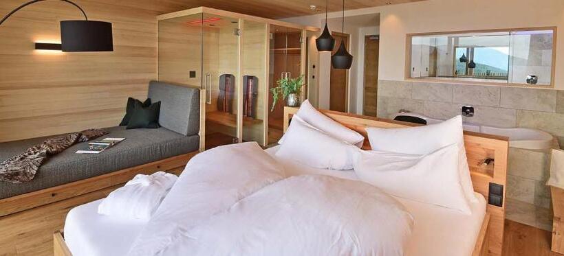 בית מלון כפרי Tratterhof Mountain Sky