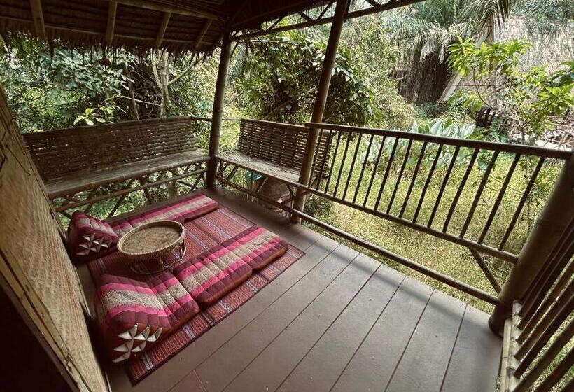 Khao Sok Paradise Resort