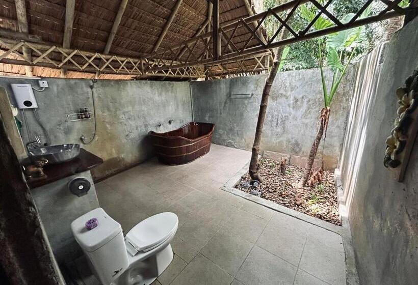 Khao Sok Paradise Resort