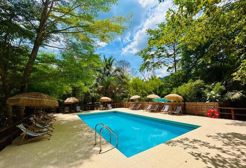 Khao Sok Paradise Resort