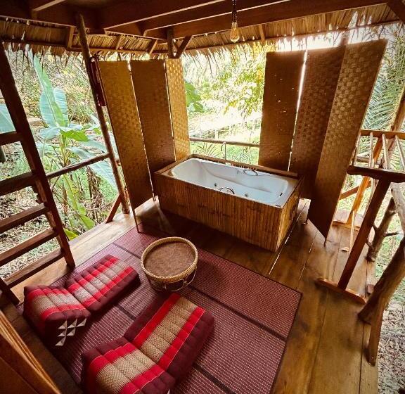 Khao Sok Paradise Resort