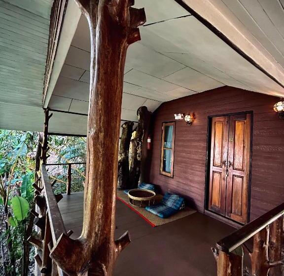 Khao Sok Paradise Resort